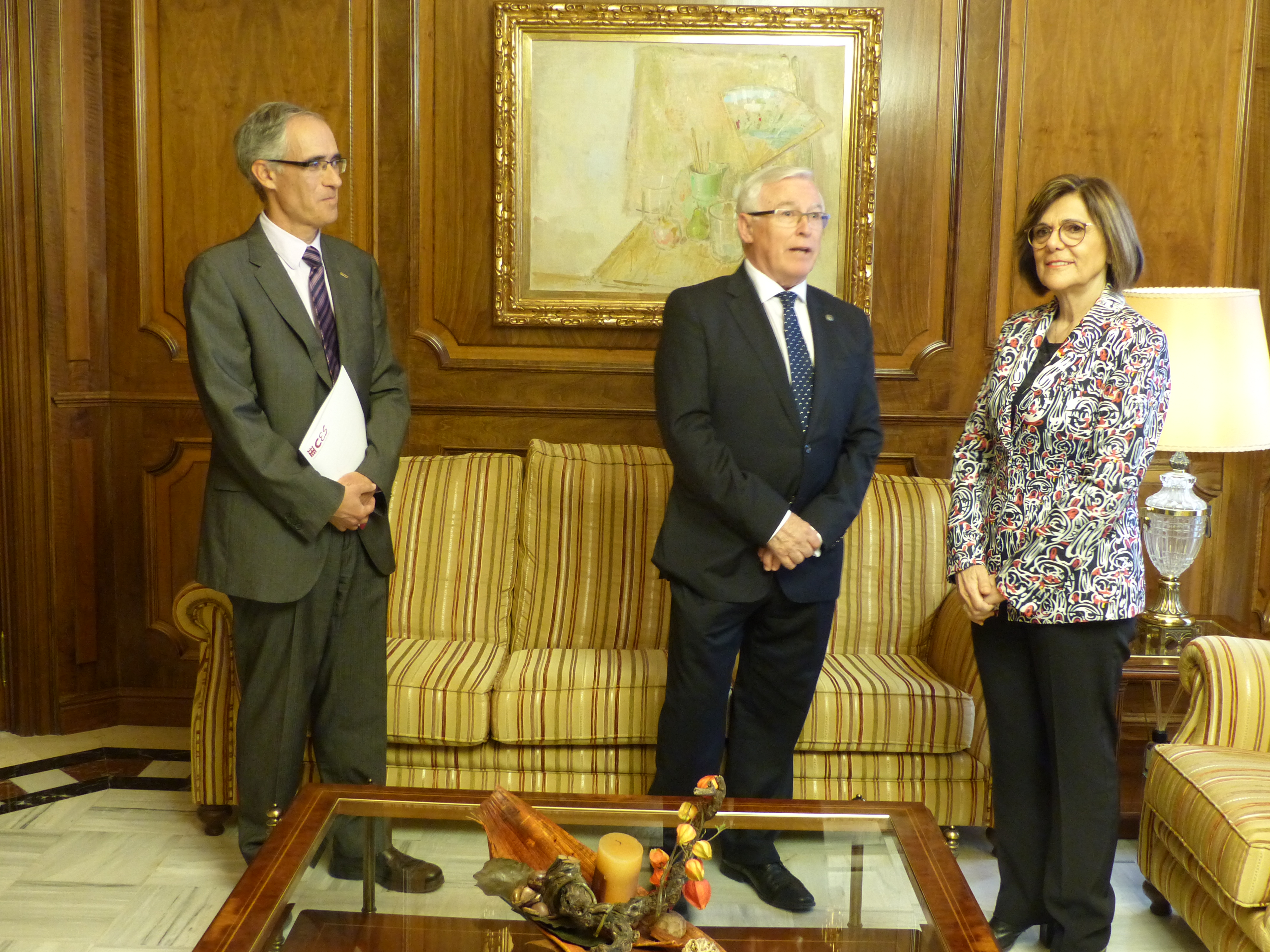 La presidenta de la Asamblea Regional, Rosa Peñalver, con el presidente del Consejo Económico y Social, José Antonio Cobacho, y el secretario de este órgano, Miguel López