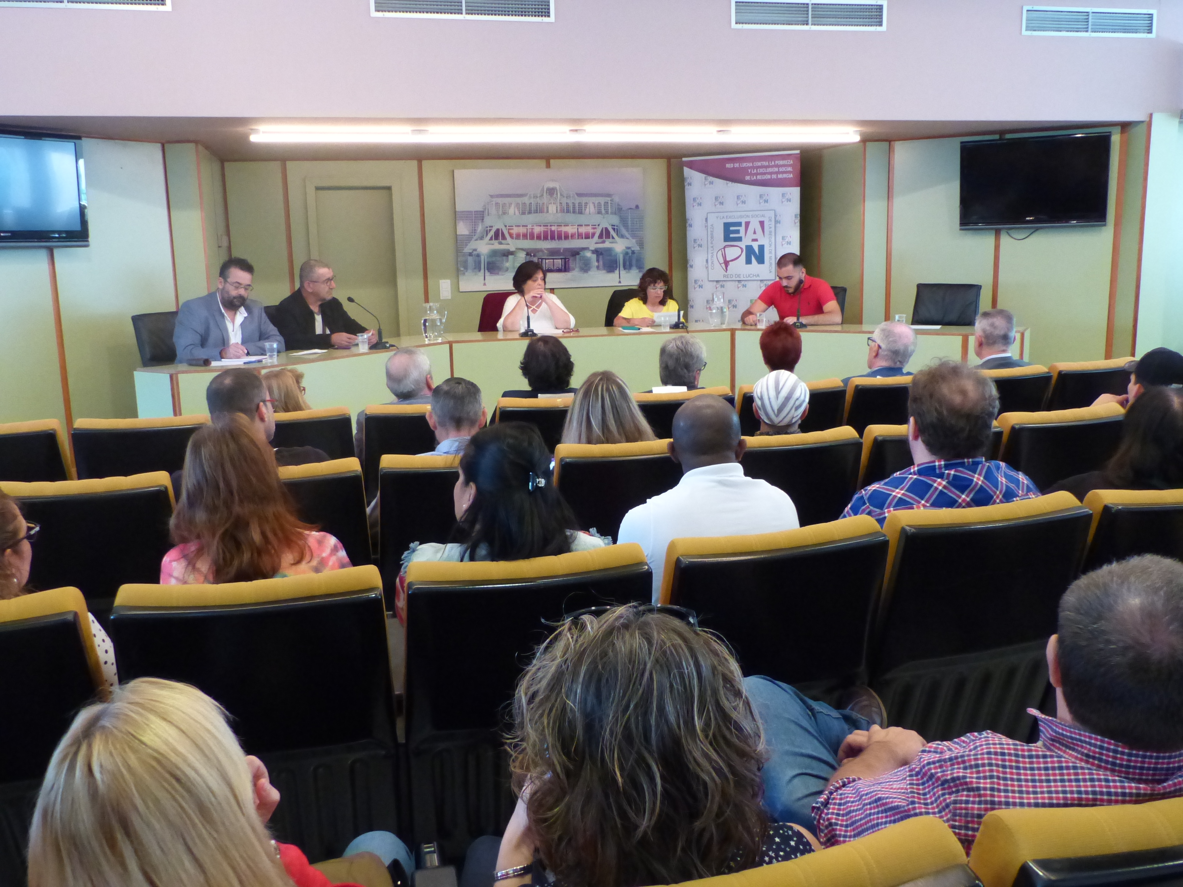 Imagen del encuentro celebrado en la sala de conferencias de la Asamblea