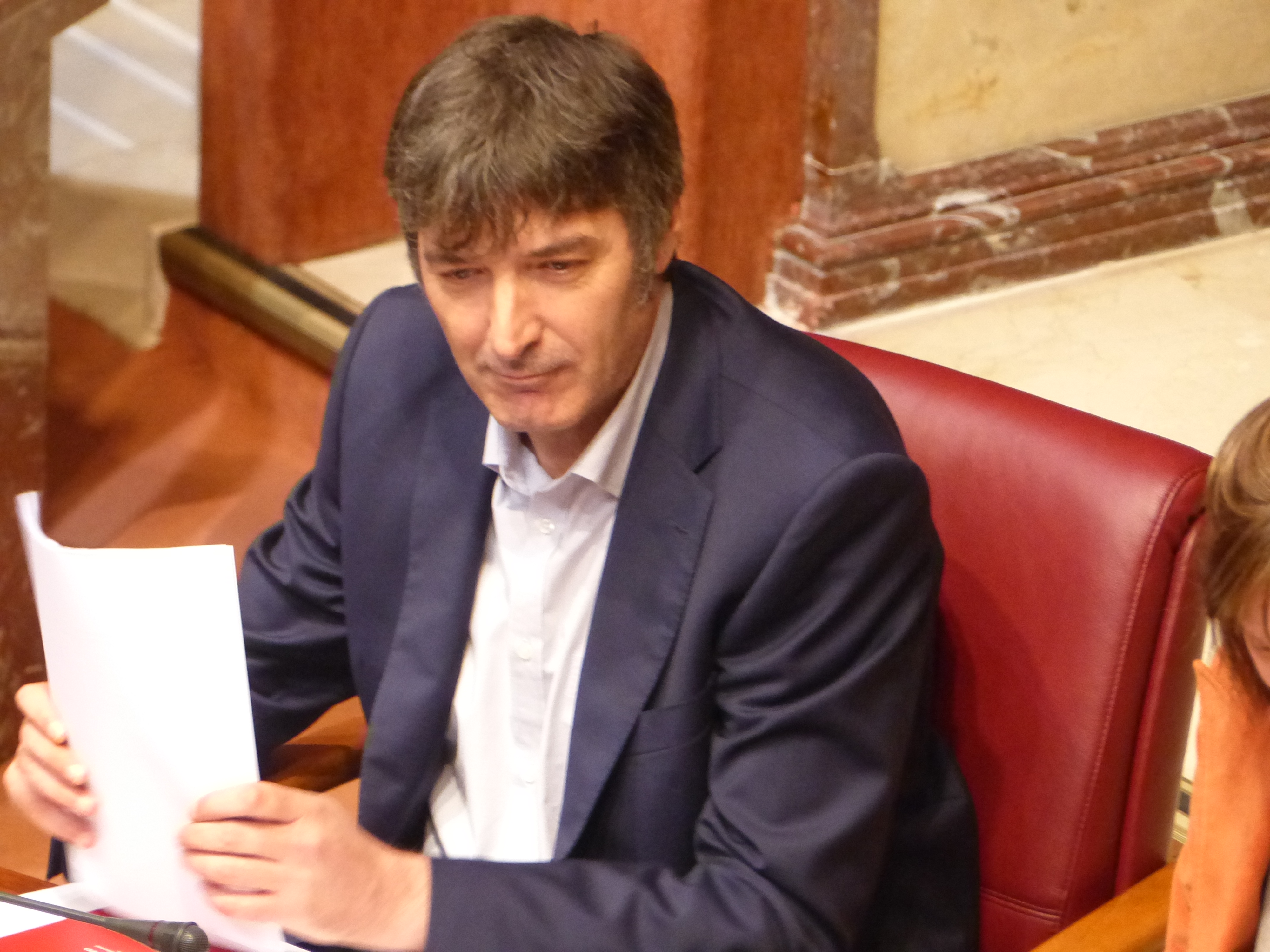 El nuevo diputado de Podemos, en su escaño