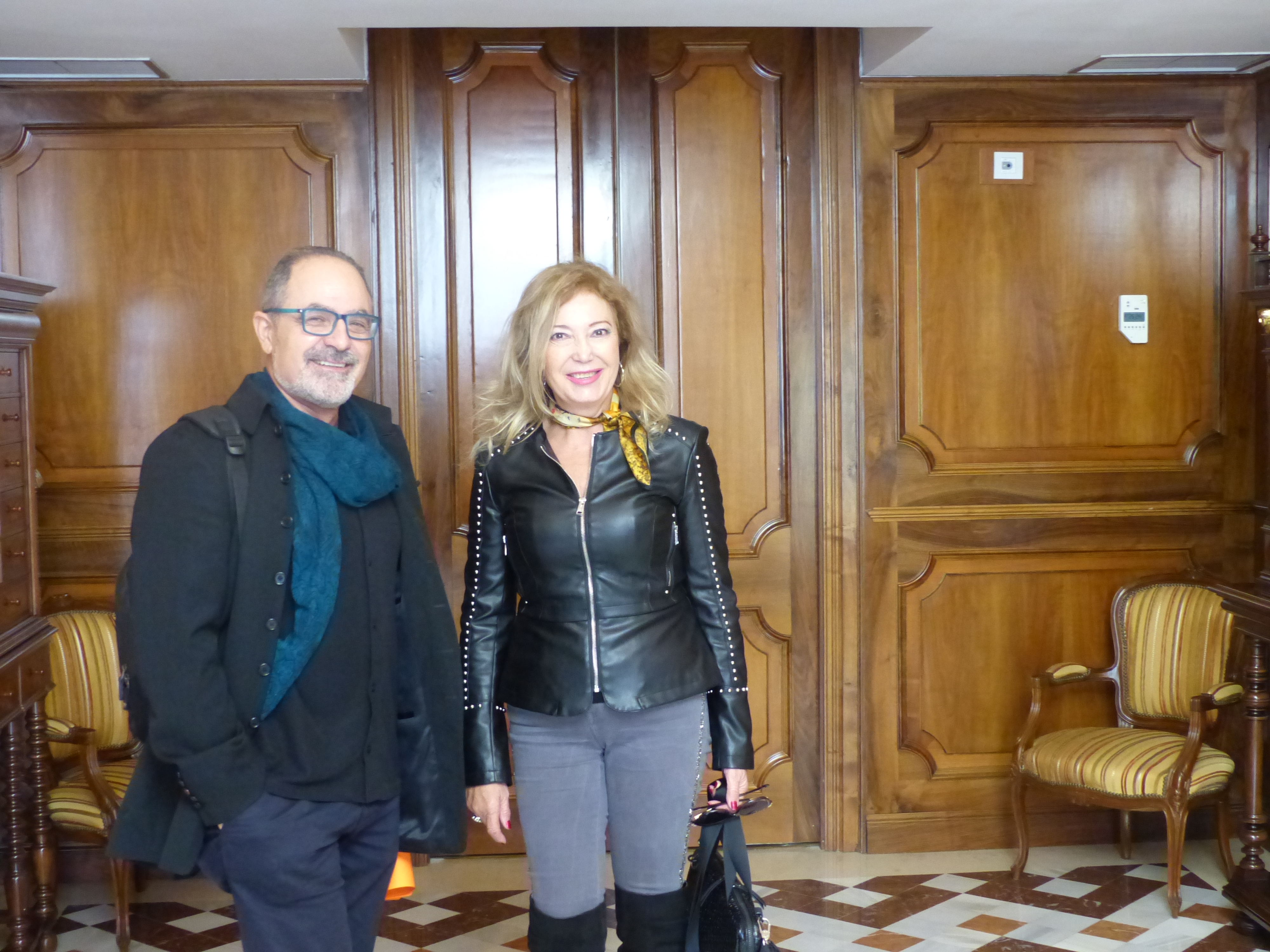 Patricio Hernández y Fulgencia Plazas, minutos antes del encuentro con el presidente de la Asamblea