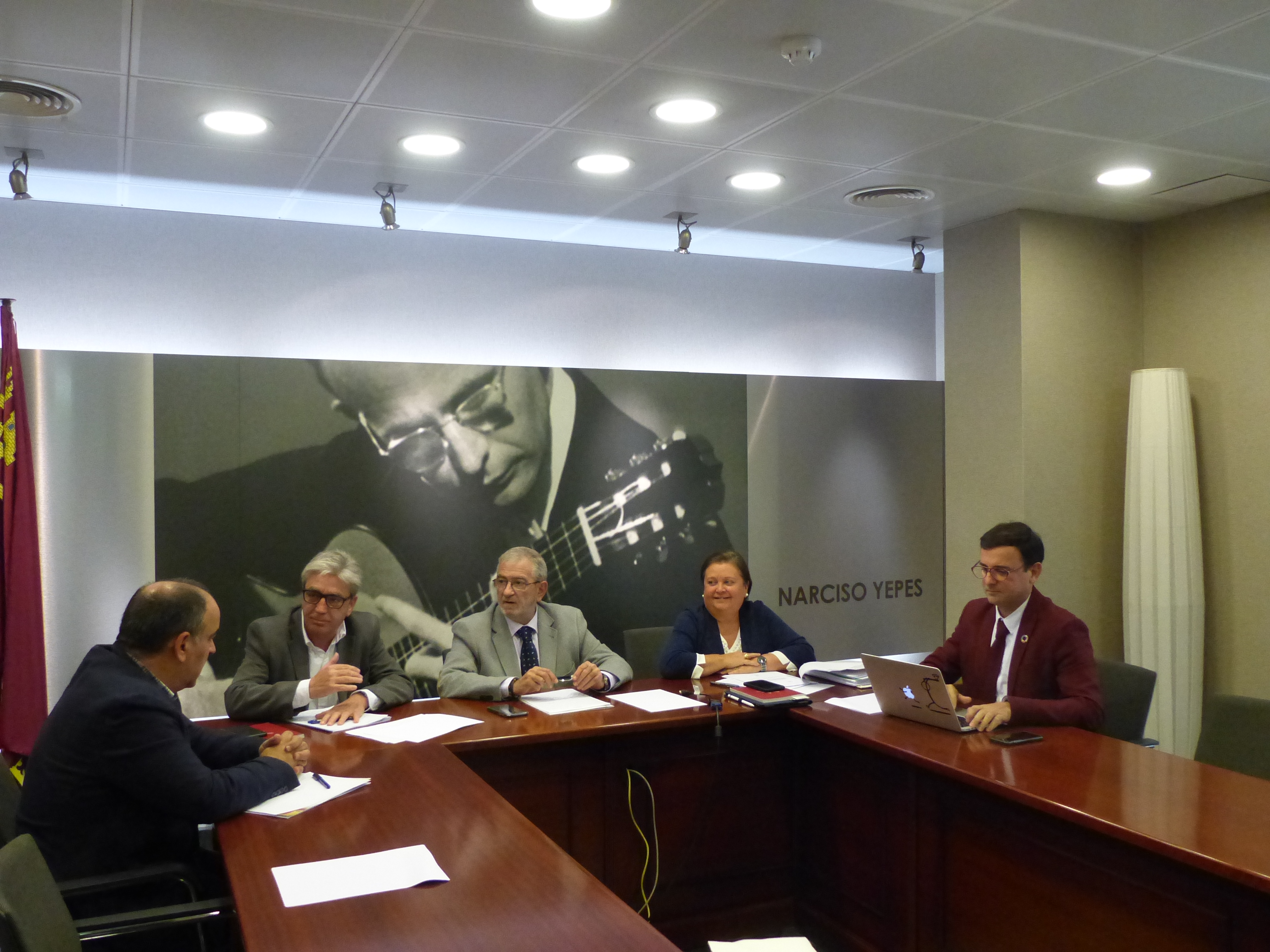 La Mesa ha admitido hoy las preguntas de los portavoces al presidente