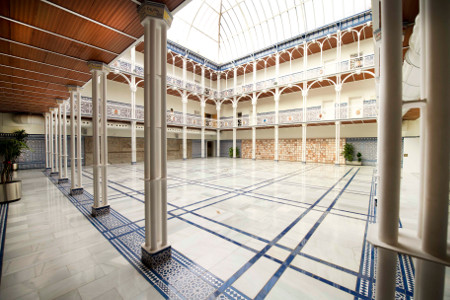 Patio de los Ayuntamientos de la Asamblea Regional
