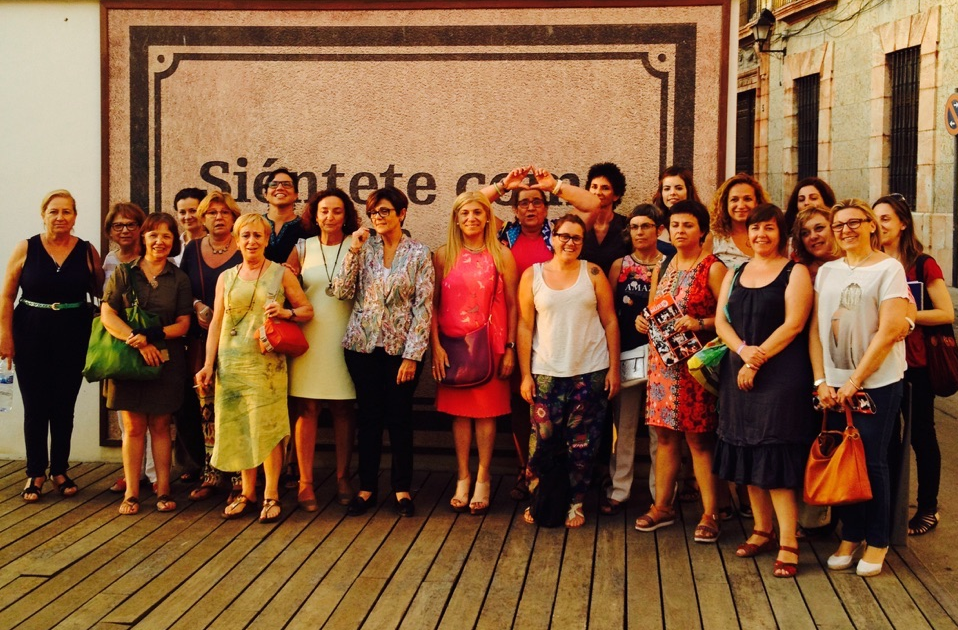 Rosa Peñalver posa con las participantes del III Encuentro de Pensamiento Feminista de Cehegín