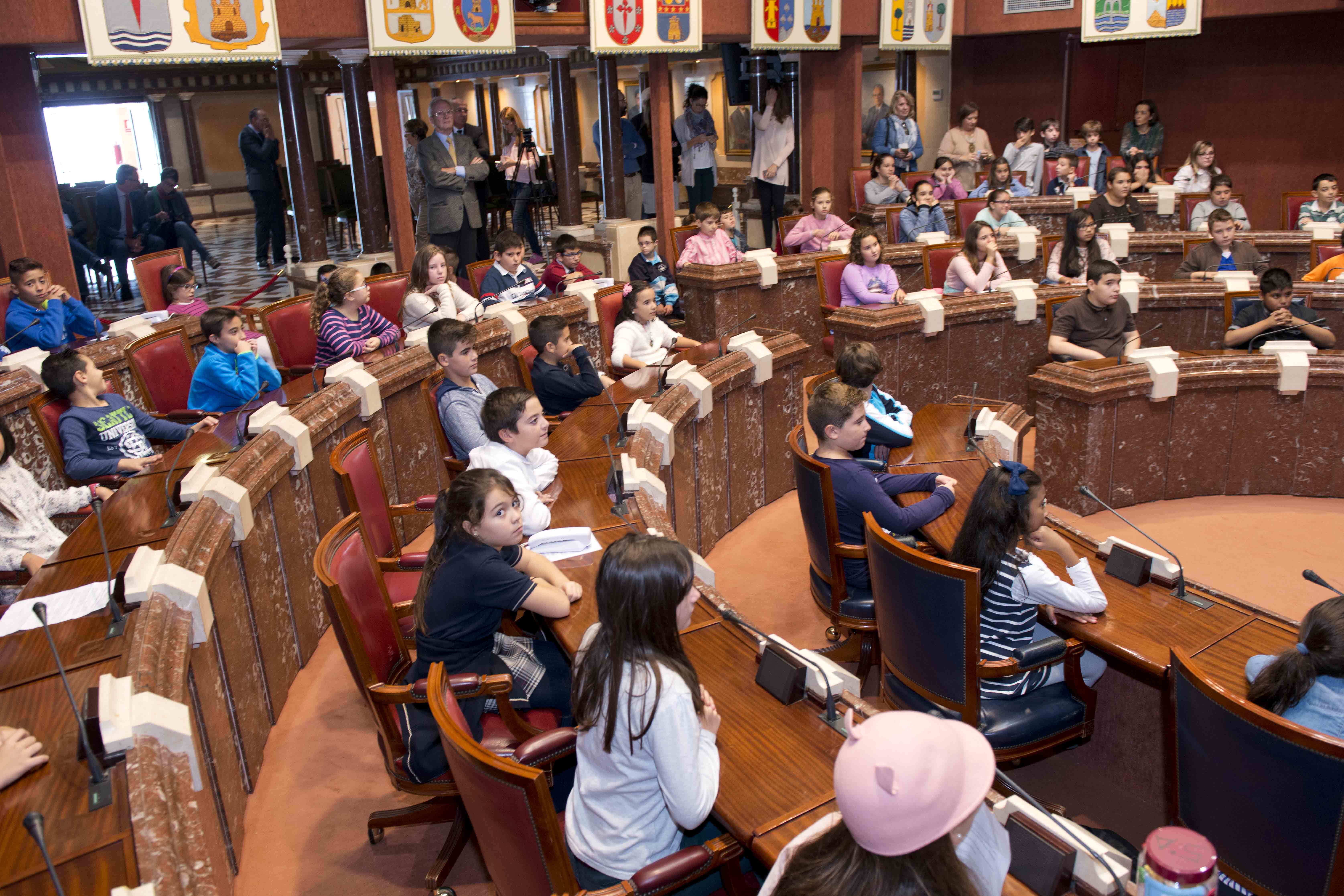 "La cápsula del tiempo" en la Asamblea Regional
