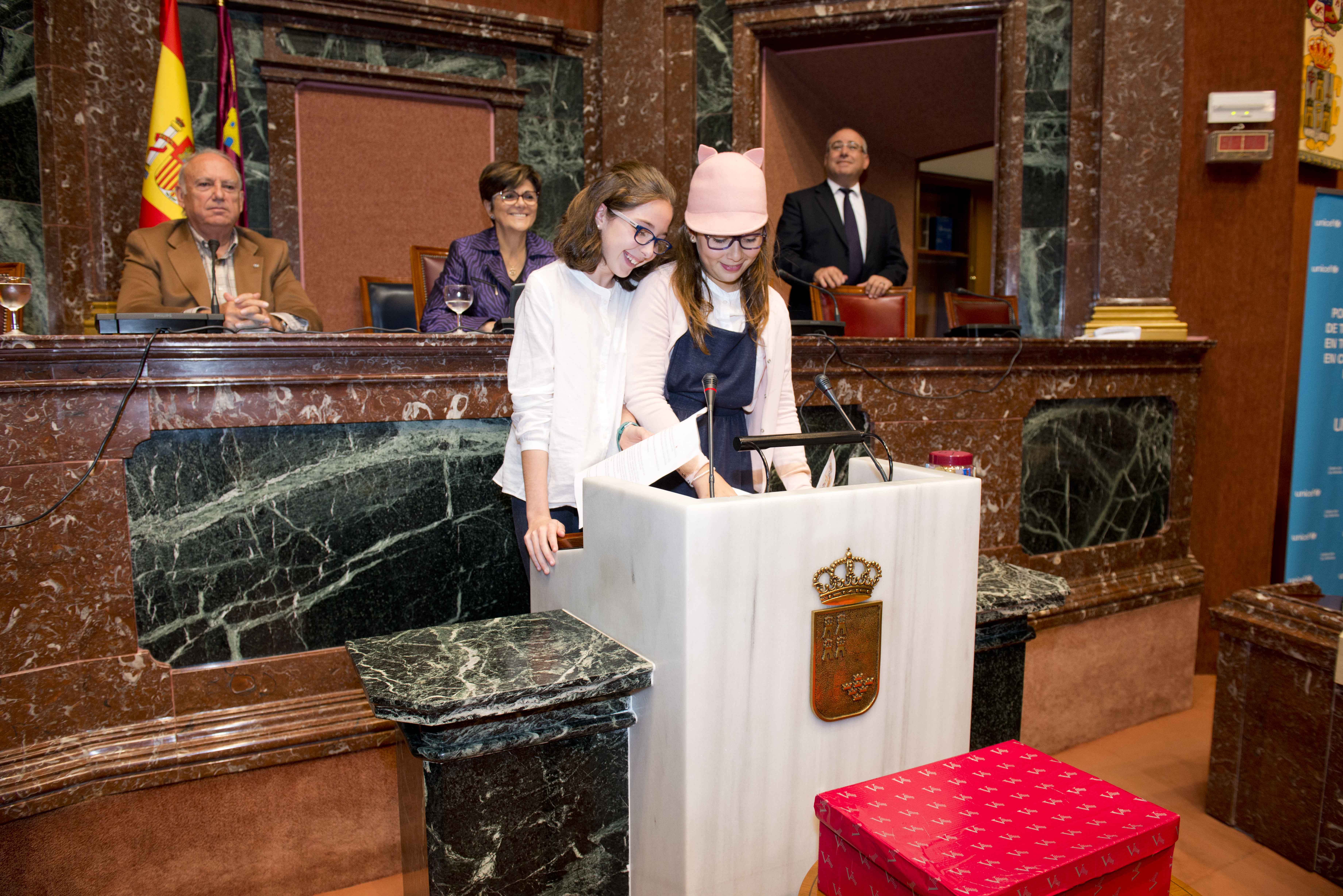 "La cápsula del tiempo" en la Asamblea Regional