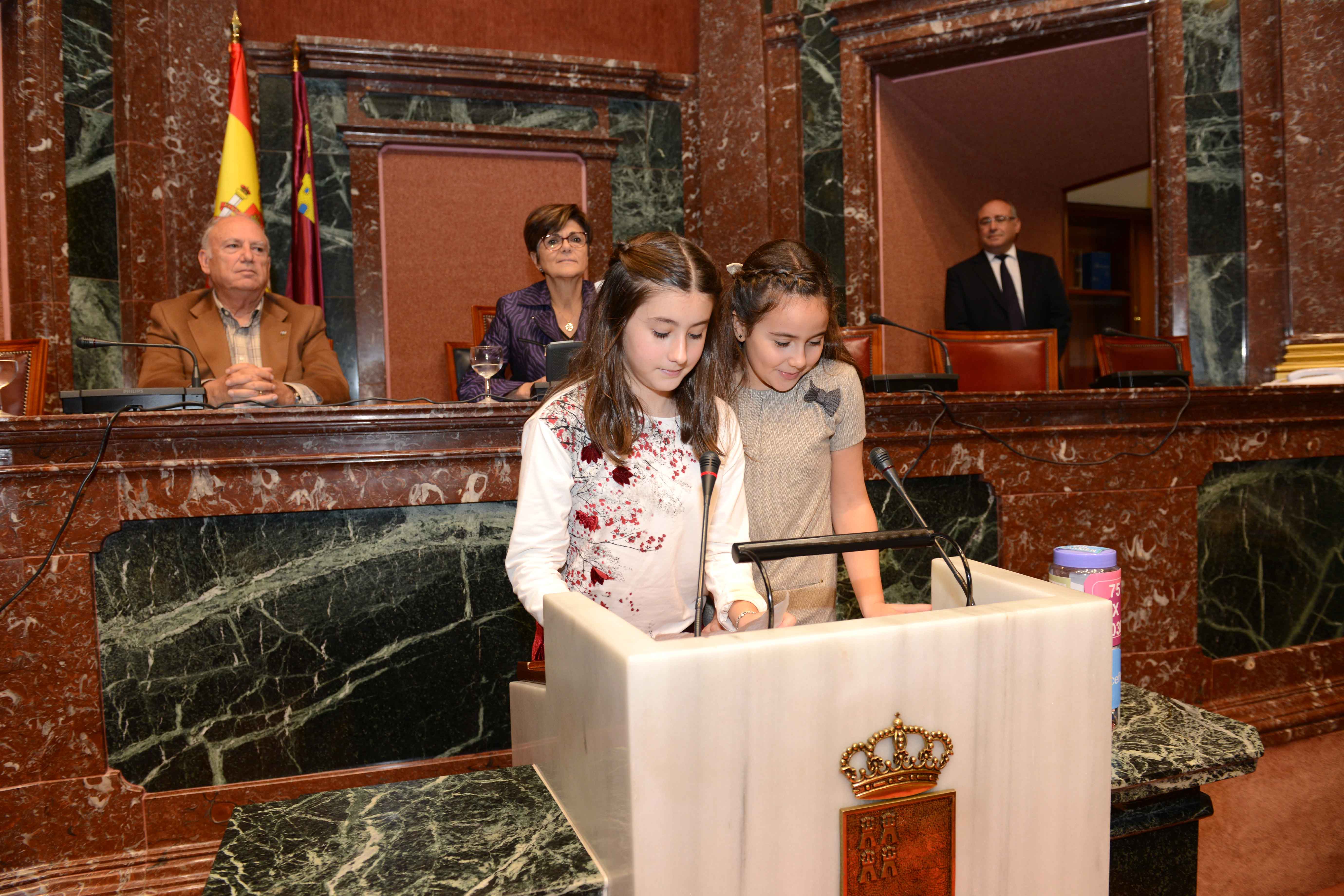 "La cápsula del tiempo" en la Asamblea Regional