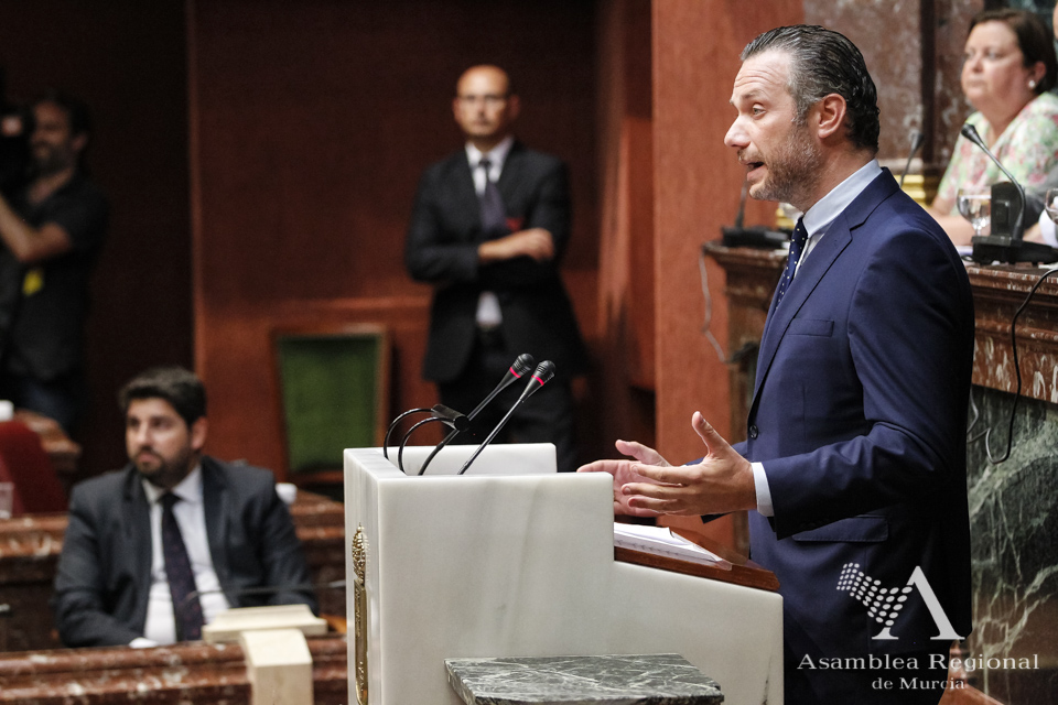 Joaquín Segado, portavoz del Grupo Parlamentario Popular, durante su intervención