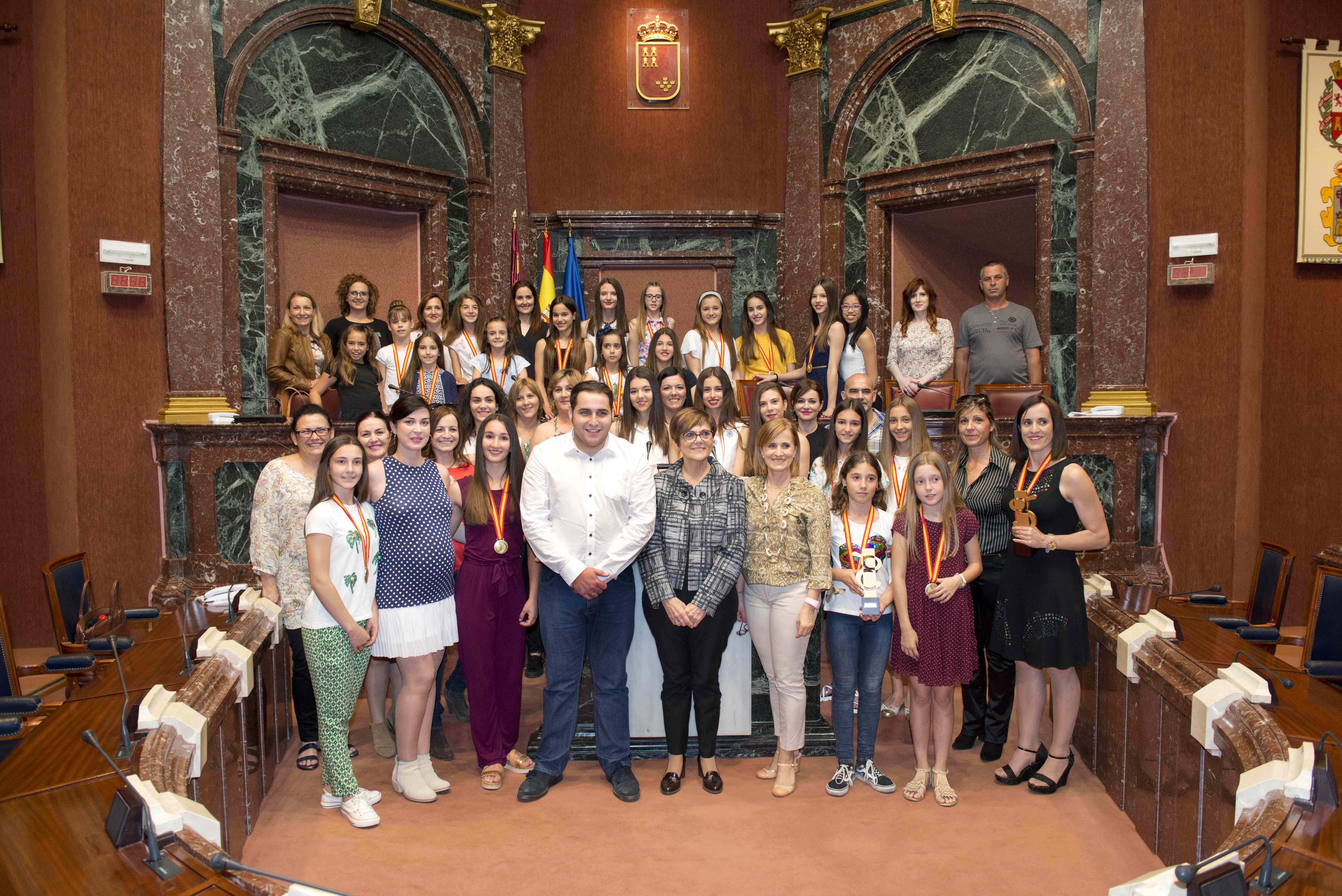 El Club Cronos visita la Asamblea