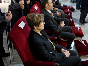 La presidenta de la Asamblea Regional, Rosa Peñalver, junto a Domingo José Segado, vicepresidente 2º y José López, alcalde de Cartagena, en la Iglesia de Santa María de Gracia.