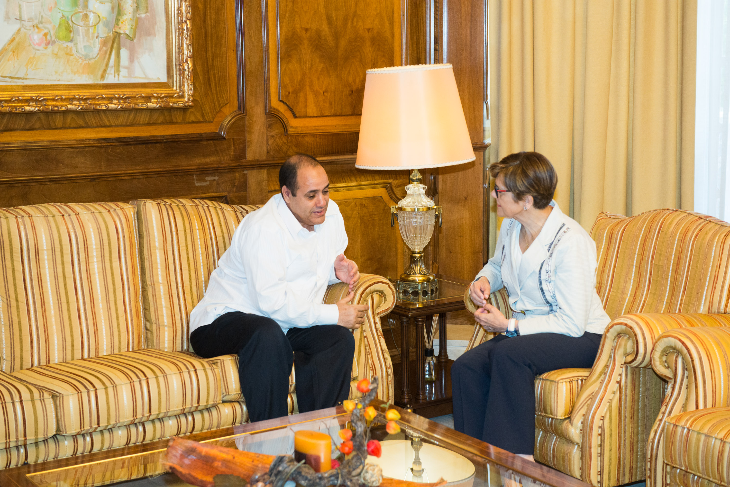 La presidenta de la Asamblea ha recibido a Mohamed Labat, delegado saharaui en Murcia durante cinco años