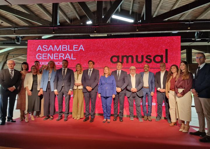 La presidenta de la Asamblea Regional de Murcia, Visitación Martínez, preside el acto de clausura de la XXXIX Asamblea General de AMUSAL
