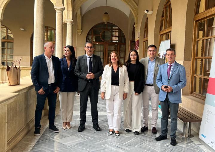 Visitación Martínez pone en valor la importancia del debate plural Visitación Martínez pone en valor la importancia del debate plural