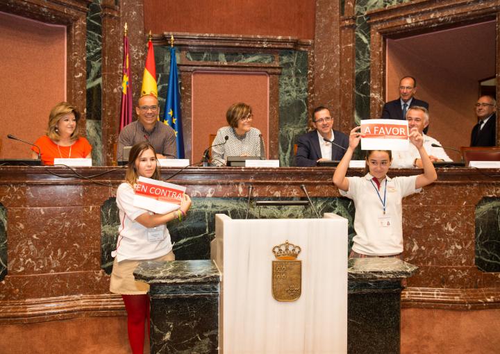 Debate escolar entre los colegios Miralmonte y Virgen del Pasico