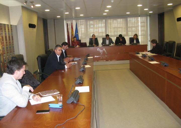 Ruedas de prensa. Valoraciones de los Grupos Parlamentarios y del compareciente Salvador García-Ayllón sobre la Comisión Especial del Mar Menor