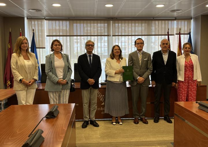 El Fiscal Superior de la Región de Murcia presenta la Memoria de la Fiscalía 2022 a los grupos parlamentarios de la Cámara El Fiscal Superior de la Región de Murcia presenta la Memoria de la Fiscalía 2022 a los grupos parlamentarios de la Cámara