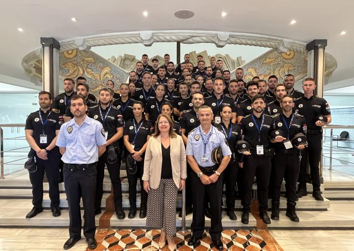 La Asamblea Regional acoge la visita de 54 nuevos policías locales de la Región de Murcia La Asamblea Regional acoge la visita de 54 nuevos policías locales de la Región de Murcia