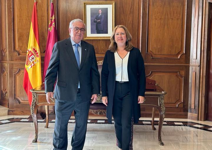 Visitación Martínez recibe al presidente de la Asociación Nacional Popular de Pensionistas