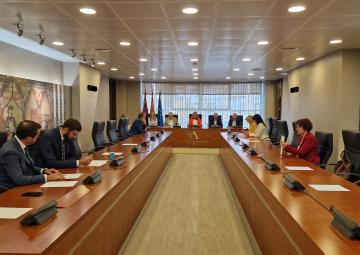 Reunión conjunta de la Mesa de la Cámara y Junta de Portavoces Reunión conjunta de la Mesa de la Cámara y Junta de Portavoces