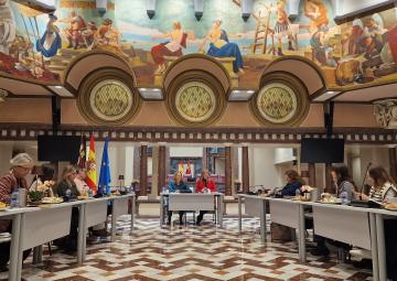 Desayuno informativo en el Patio de las Comarcas