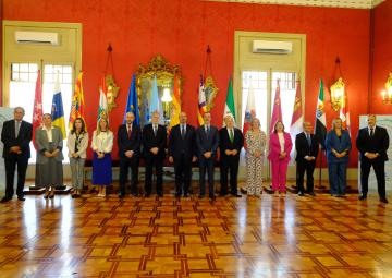 Foto de familia de las Presidencias de los Parlamentos Autonómicos en la COPREPA Foto de familia de las Presidencias de los Parlamentos Autonómicos en la COPREPA
