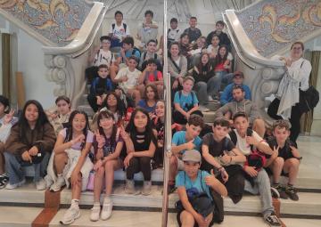 Estudiantes del CEIP La Pedrera (Yecla) durante su visita a la Asamblea Regional el pasado 23 de abril de 2025
