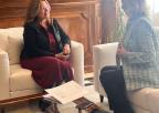 Visitación Martínez recibe a la presidenta del Centro de Estudios de Alcalá de Henares.