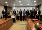 El decano del Colegio Oficial de Dietistas-Nutricionistas de la Región de Murcia (CODINMUR), Luis Hidalgo Abenza, con los miembros de la Comisión Especial de Estudio sobre Infancia y Adolescencia