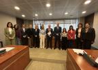 El presidente del Colegio Oficial de Médicos de la Región de Murcia, Francisco Miralles Jiménez, con los miembros de la Comisión de Sanidad y Política Social