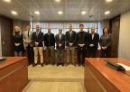 El gerente de la Estación Náutica Mar Menor, Dionisio García Piqueras, con los miembros de la Comisión de Asuntos Generales e Institucionales, de la Unión Europea y Derechos Humanos