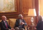 La presidenta de la Asamblea recibe al  director de la Real Academia de Bellas Artes