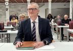 El consejero de Salud, Juan José Pedreño Planes, previamente a su comparecencia en la primera reunión de la Sesión Plenaria de Control al Consejo de Gobierno