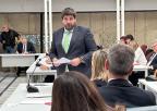 El presidente del Consejo de Gobierno, Fernando López Miras, respondiendo a las Preguntas Orales formuladas por los portavoces de los cuatro grupos parlamentarios