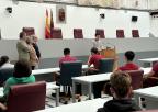 Los estudiantes participantes en el programa Educando en Justicia visitan la Asamblea Regional