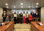 La consejera de Turismo, Cultura, Juventud y Deportes, Carmen María Conesa Nieto, con los miembros de la Comisión Especial de Estudio sobre Infancia y Adolescencia