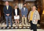 La presidenta de la Asamblea Regional recibe a COEC