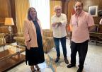La presidenta de la Asamblea Regional, Visitación Martínez, junto a los co-directores del CEMOP, Ismael Crespo y Juan José García Escribano
