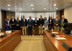 El alcalde del Ayuntamiento de Los Alcázares, Mario Ginés Pérez Cervera, con los miembros de la Comisión de Asuntos Generales e Institucionales, de la Unión Europea y Derechos Humanos