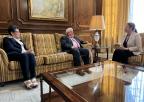 La presidenta de la Asamblea Regional, Visitación Martínez, recibe a la Plataforma del Voluntariado de la Región de Murcia y CONSUMUR