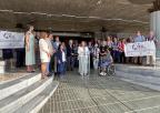 Lectura de Manifiesto de FFEDARM en la puerta principal de la Asamblea Regional de Murcia