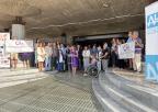 Lectura de Manifiesto de FFEDARM en la puerta principal de la Asamblea Regional de Murcia