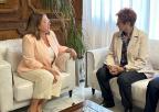 La presidenta de la Asamblea Regional, Visitación Martínez, con la presidenta de la EAPN-RM, Rosa Cano