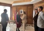 La presidenta de la Asamblea recibe a la Hermana Mayor de los Resucitados