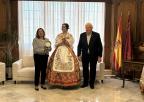 La Reina de la Huerta y su corte de honor visitan la Asamblea Regional