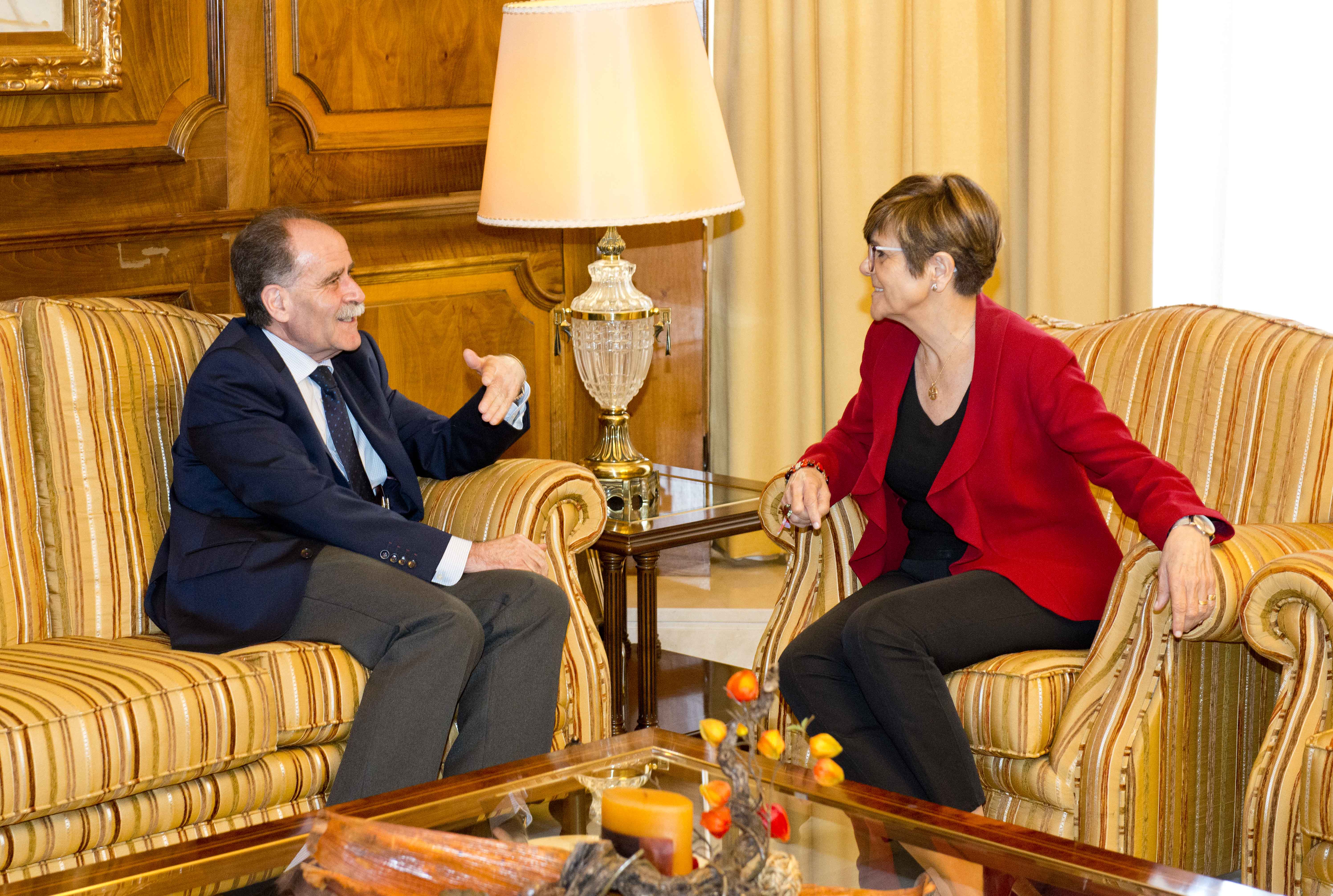 Rosa Peñalver ha recibido al presidente del Consejo Social de la Universidad de Murcia, Juan Antonio Campillo
