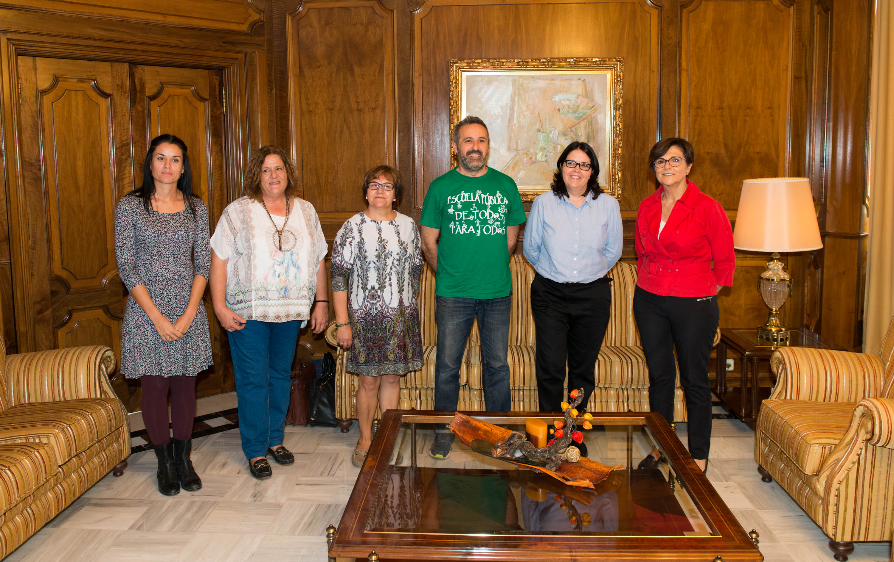 La plataforma 'Cambiemos la rotonda de Pozo Aledo' se ha reunido con la presidenta de la Asamblea Regional, Rosa Peñalver