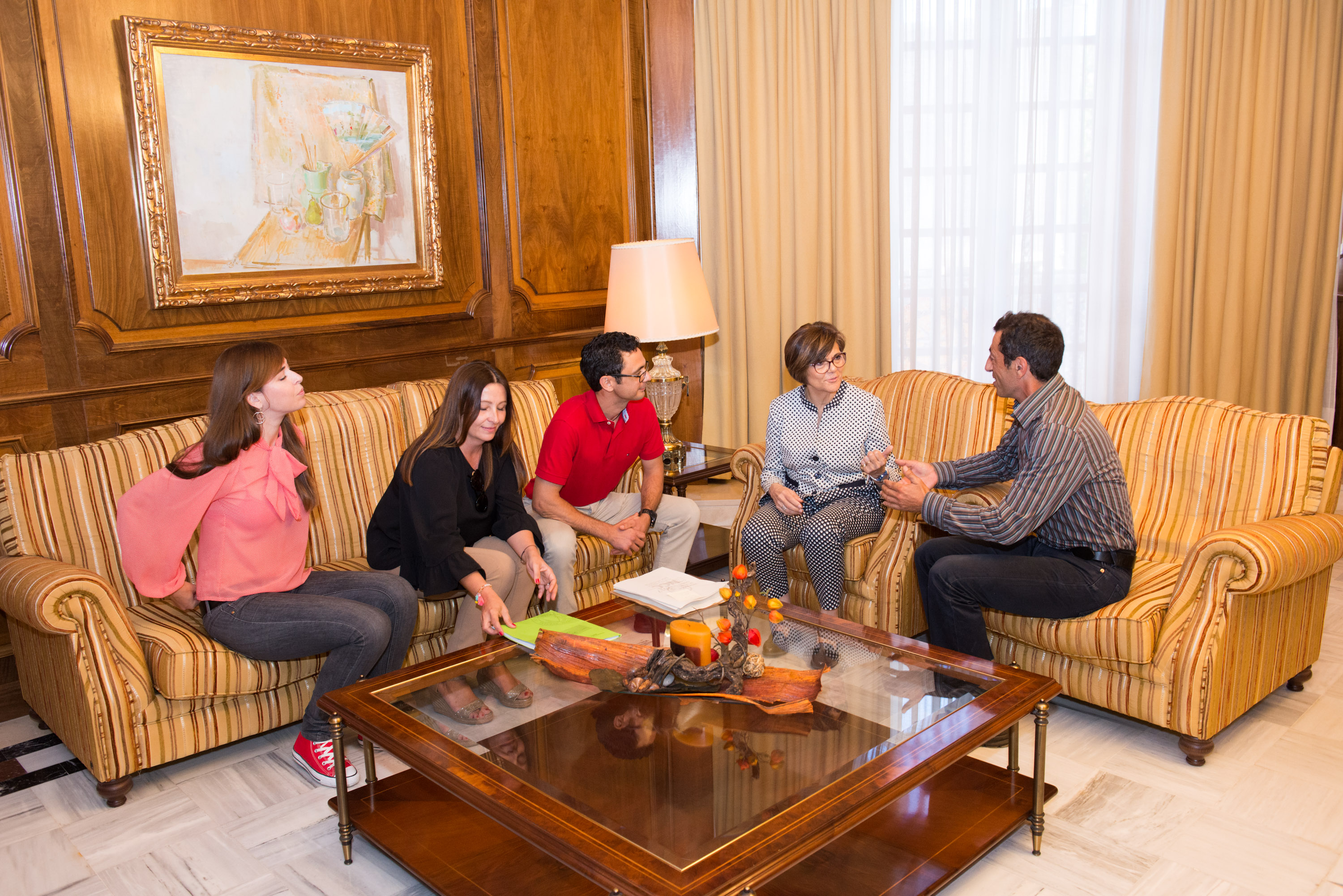 La presidenta de la Asamblea ha recibido a la asociación Nueva Cultura por el Clima