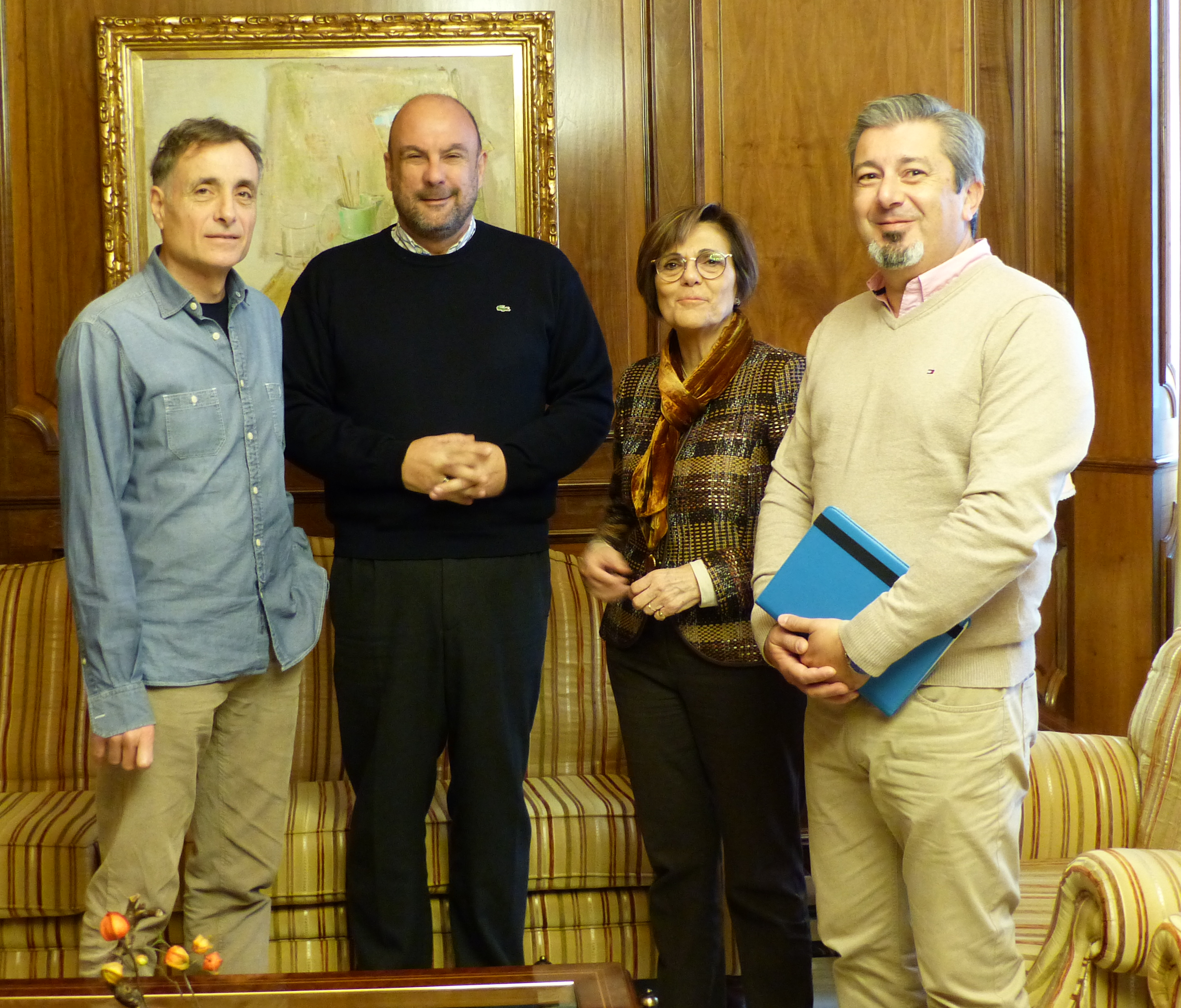 La presidenta de la Asamblea Regional, Rosa Peñalver, ha recibido a representantes de la productora Biopic Films