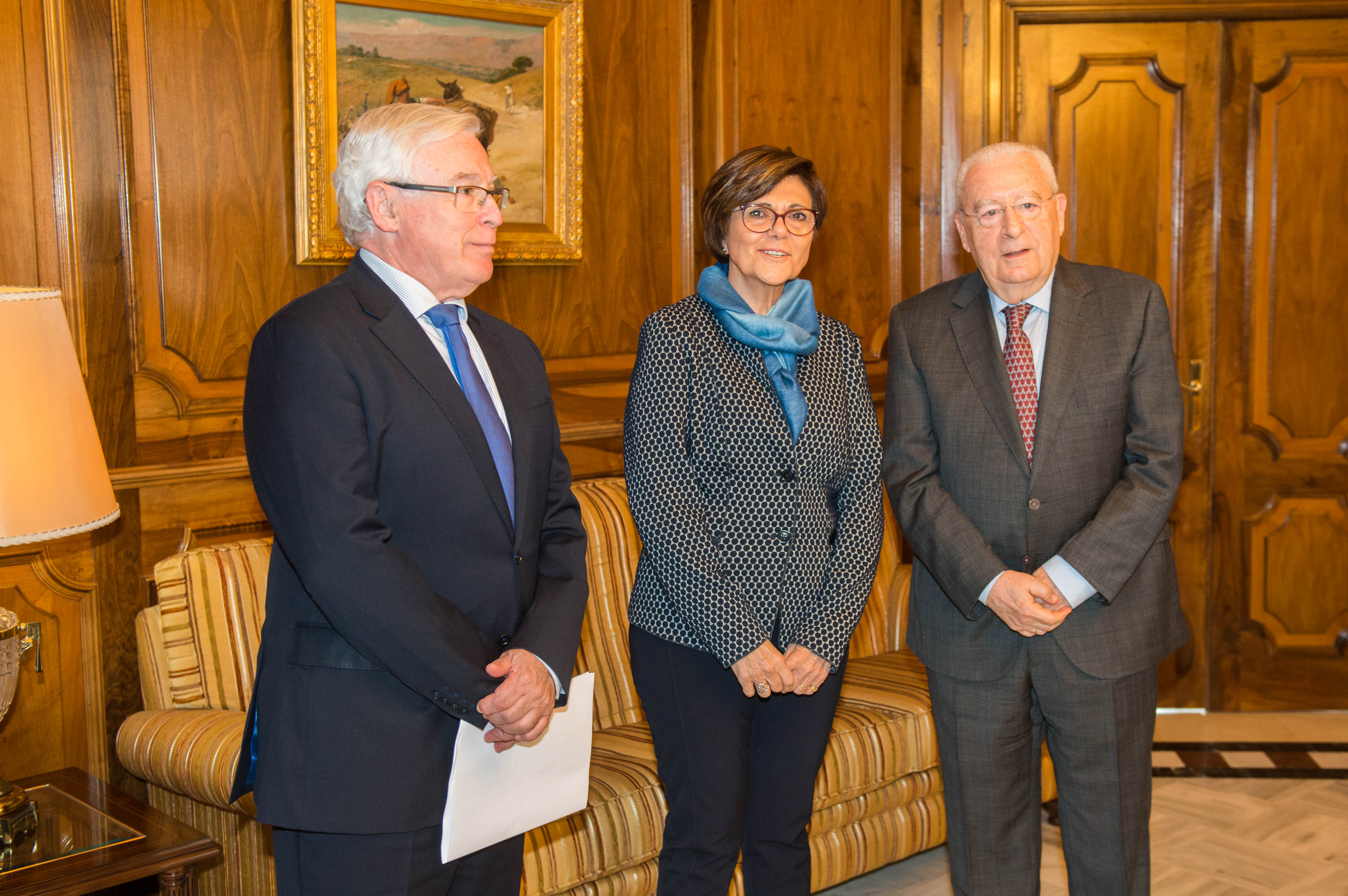 La presidenta de la Asamblea Regional de Murcia, Rosa Peñalver, con José Molina y José Cobacho